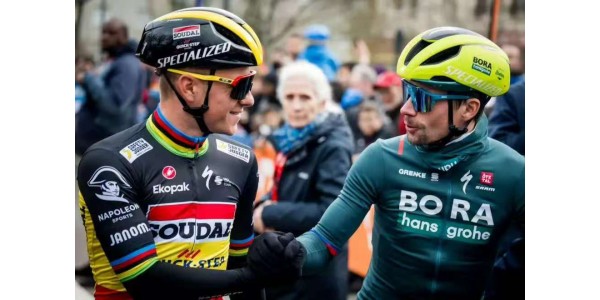 Een driemansstrijd in de Tour de France? De ultieme spanning wacht volgend jaar Een driemansstrijd in de Tour de France? De ultieme spanning wacht volgend jaar